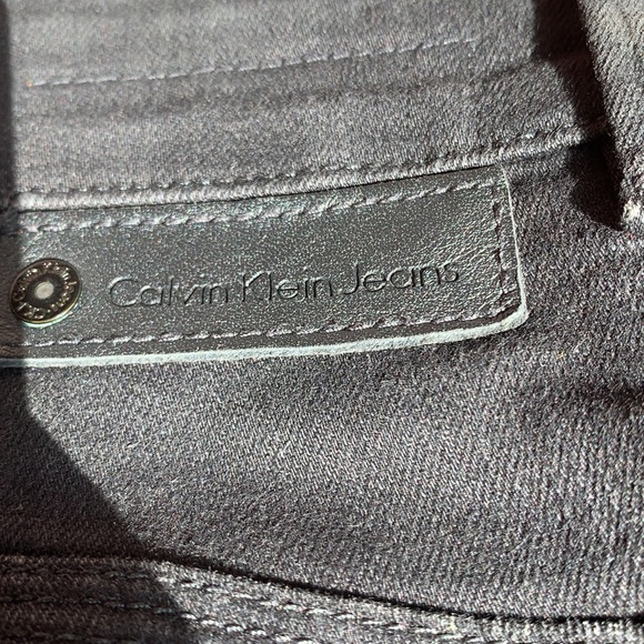 CALVIN KLEIN black jeans. As good as new. Wardrobe essential for all seasons. - Picture 10 of 12